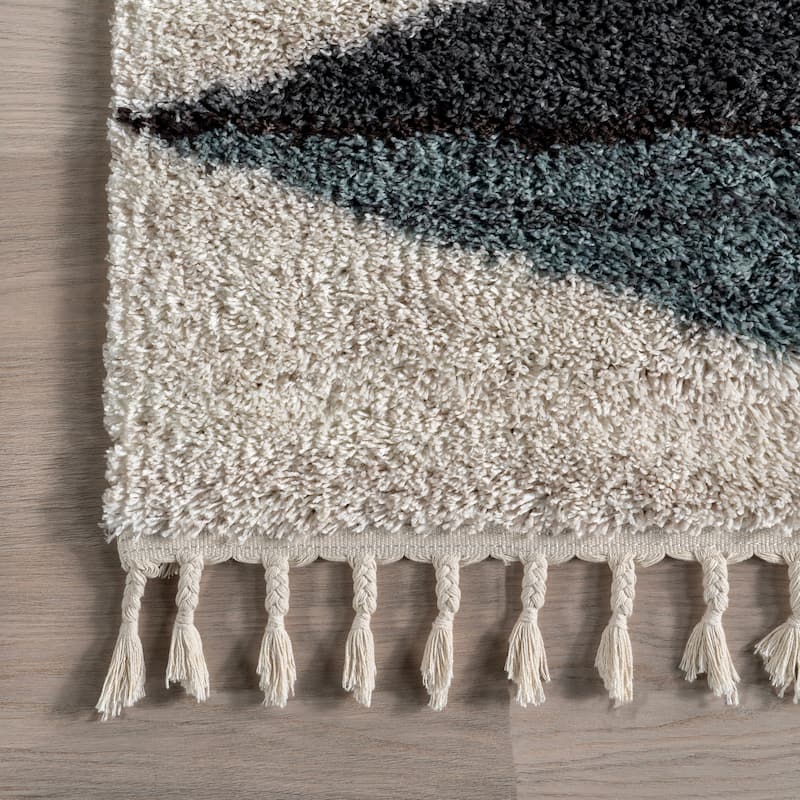 Nuloom Micah Diamond Shag Tassel Area Rug