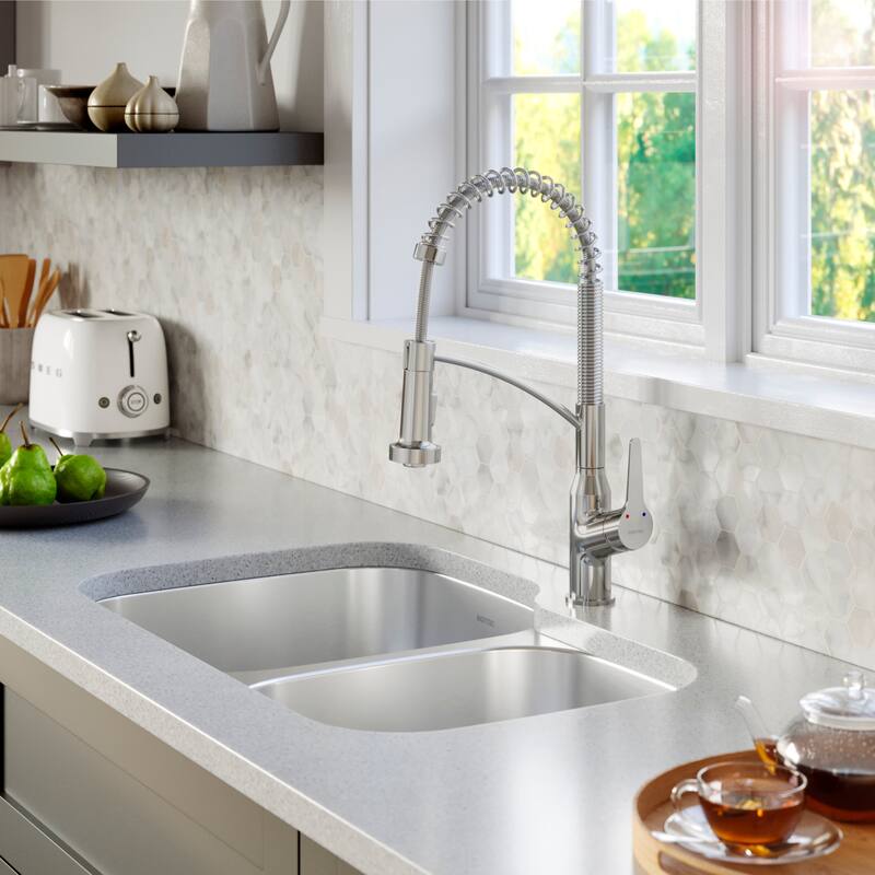 Karran 32" Undermount 18-Gauge Stainless Steel 60/40 Double Bowl Kitchen Sink Kit