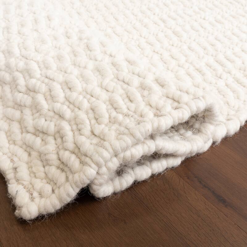 Nuloom Glendora Hand Woven Chevron Area Rug