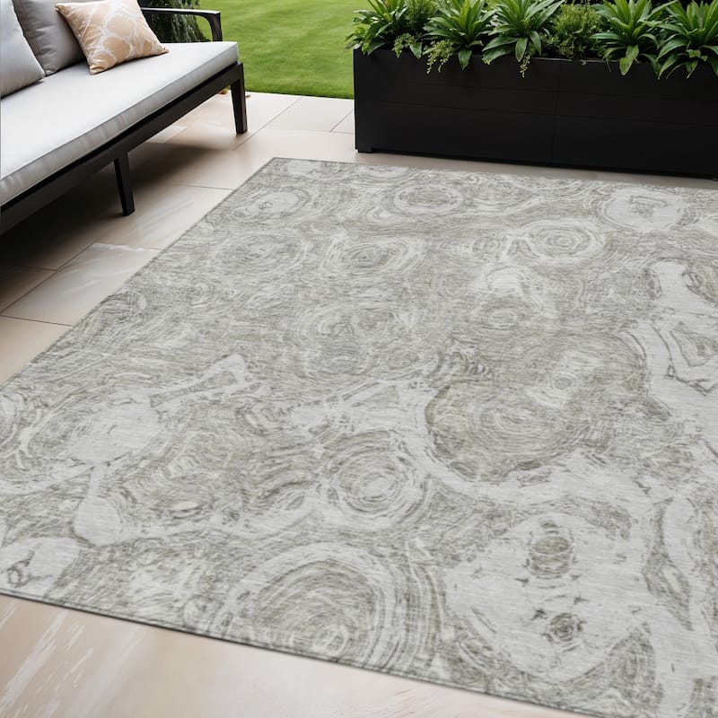 HomeRoots Abstract Transitional Rectangle Outdoor Rug - 5' X 8'