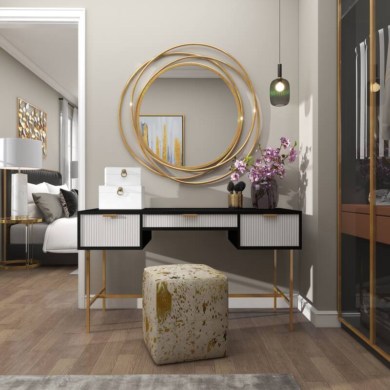 Stylish Metal Wall Mirror with Overlapping Circles and Foiled Finish - Gold or Gray