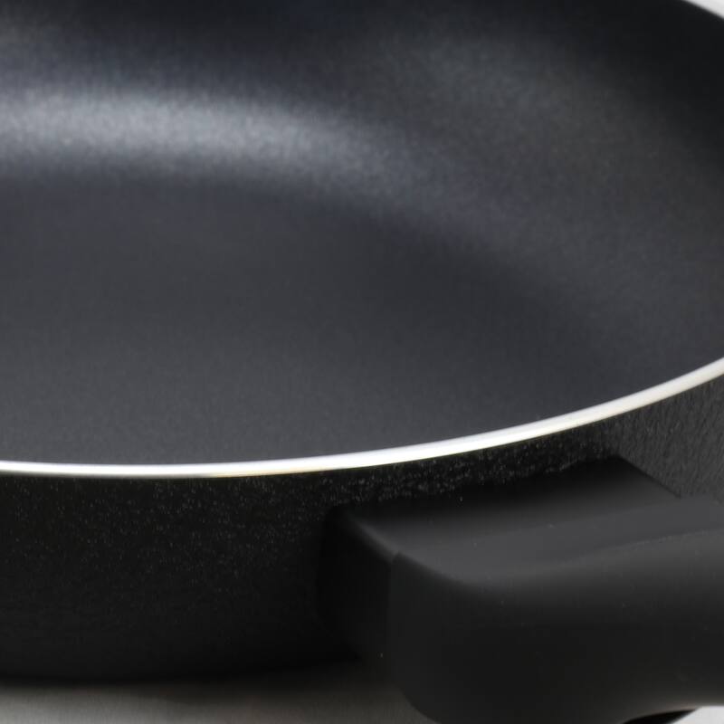 9.5 Inch Aluminum Frying Pan in Onyx