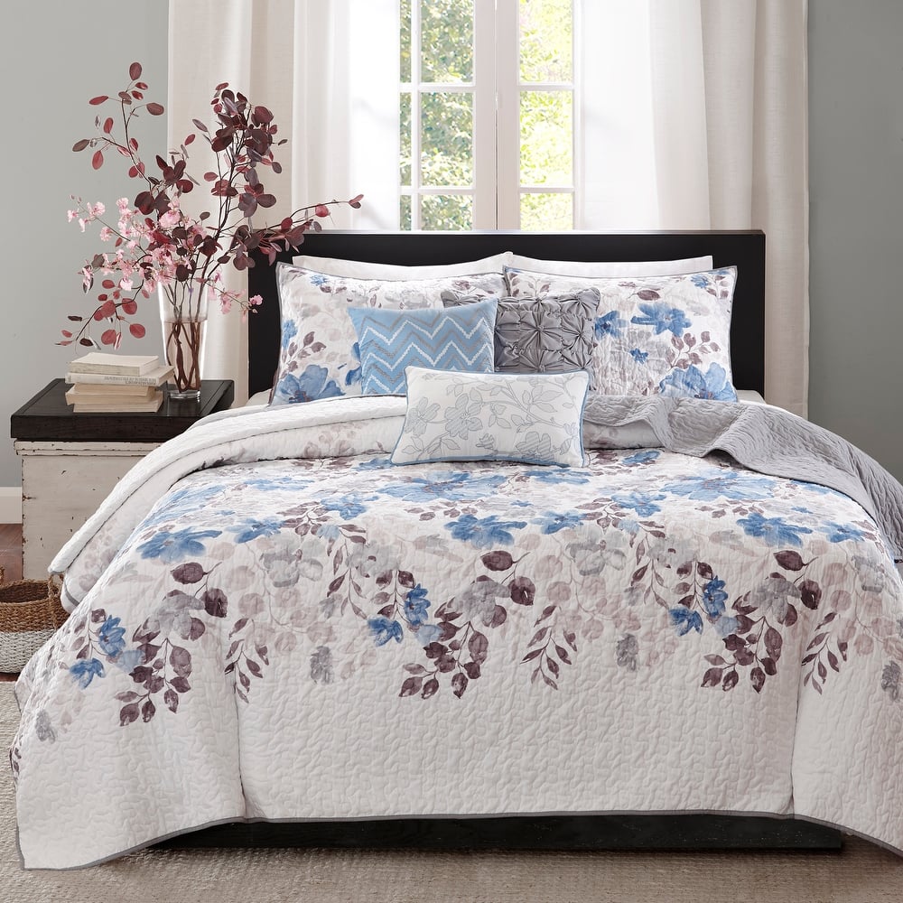 Madison Park Raven 6 Piece Printed Quilt Set with Throw Pillows