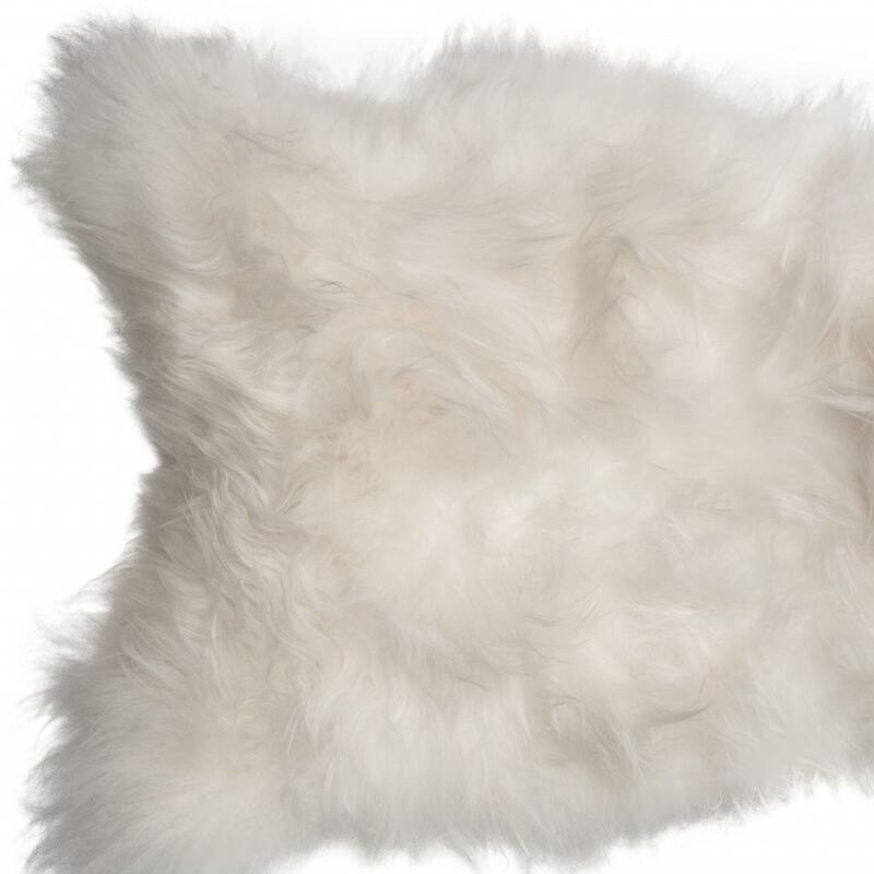 HomeRoots 2' X 3' White Natural Wool Long-Haired Sheepskin Area Rug - 36' X '24' X '2.5