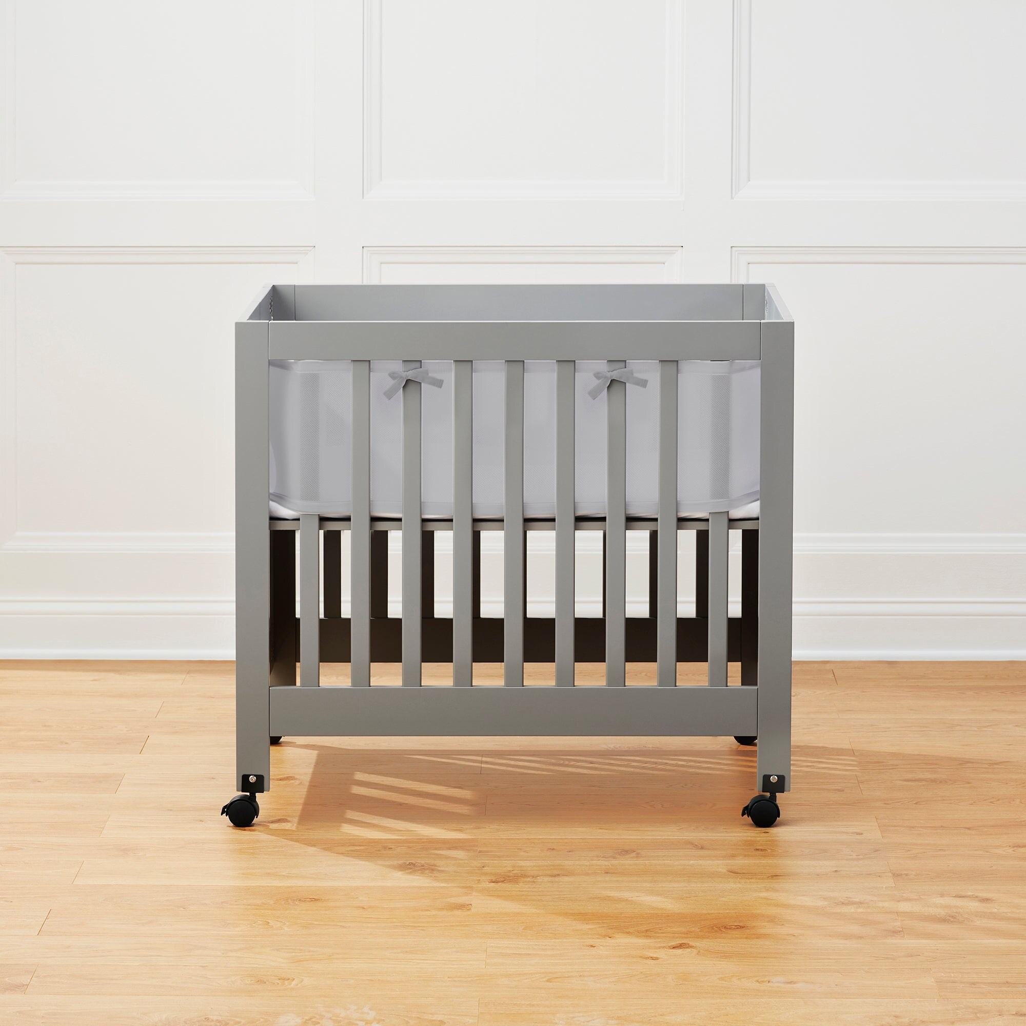 BreathableBaby Breathable Mesh Liner for Mini Cribs, Classic 3mm Mesh (Size 4M Covers 4 Sides, Mini Cribs Only)
