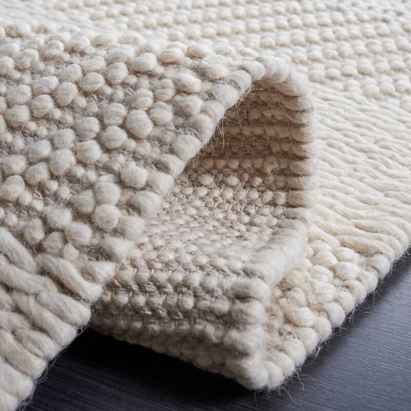 SAFAVIEH Handmade Natura Zehorit Wool Rug
