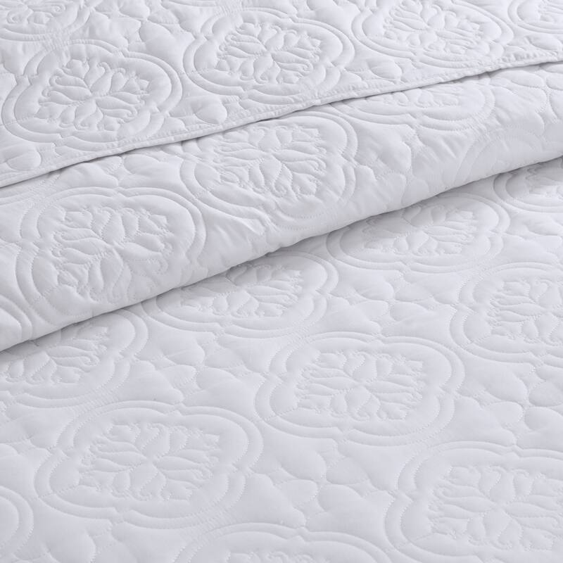 510 Design Hayley Oversized Solid Texture 3 Piece Reversible Bedspread Set