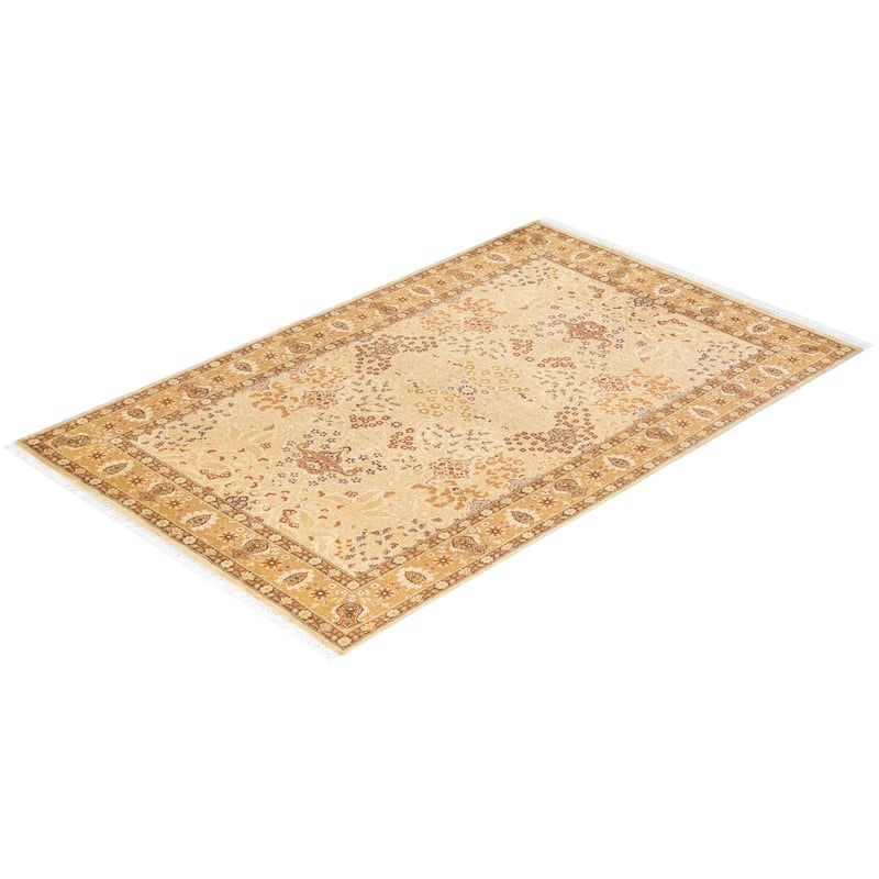 Overton Handknotted Wool Traditional Oriental Ivory Area Rug - 5' x 8'