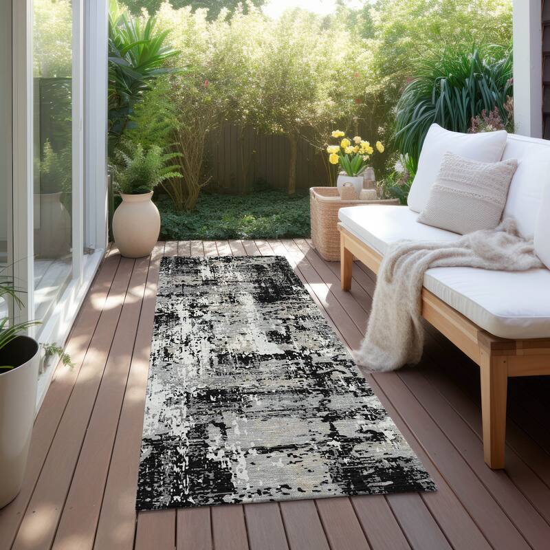 Machine Washable Indoor/ Outdoor Abstract Chantille Rug - Black - 2'3" x 7'6"