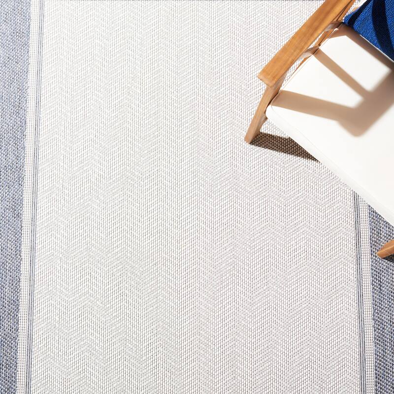 Martha Stewart by SAFAVIEH Washable Temenuzka Indoor/ Outdoor Waterproof Rug