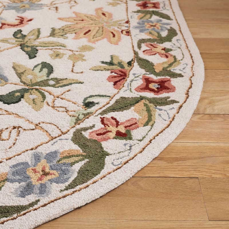 SAFAVIEH Handmade Chelsea Yauhenia French Country Floral Wool Rug