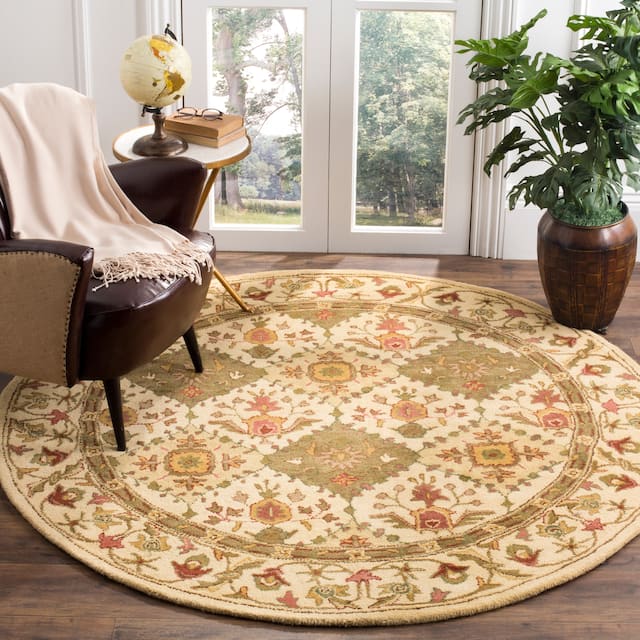 SAFAVIEH Handmade Antiquity Philomena Traditional Oriental Wool Rug - 6' x 6' Round - Beige
