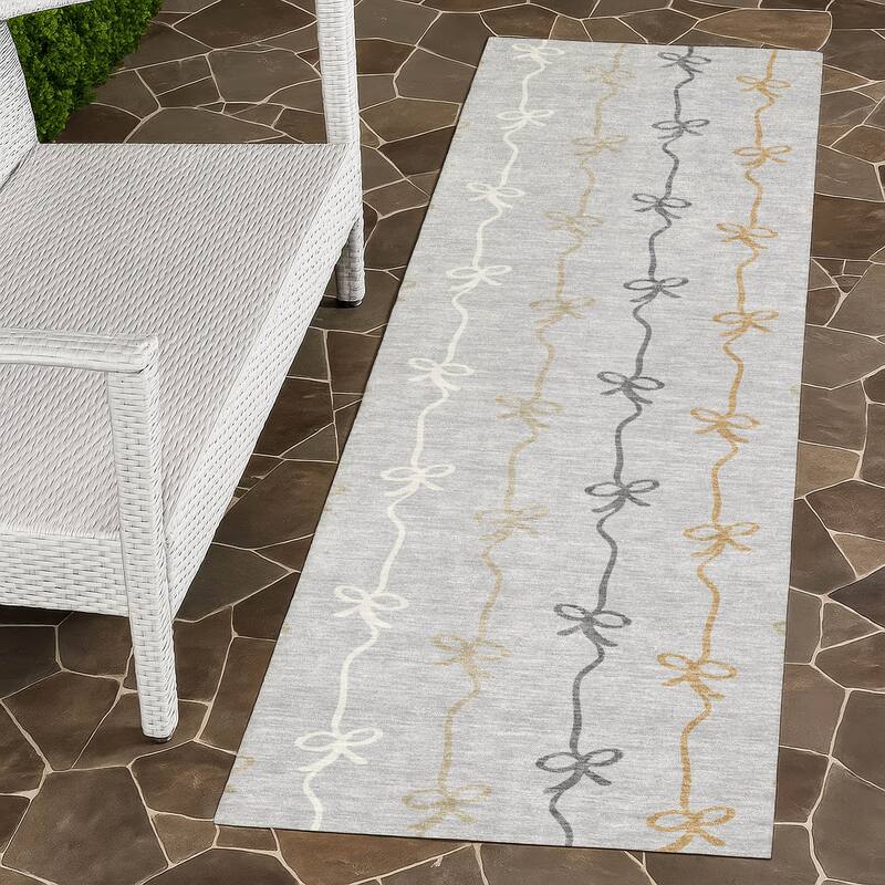Machine Washable Indoor/ Outdoor Modern Bow Stripe Chantille Rug - Silver - 2'3" x 7'6"