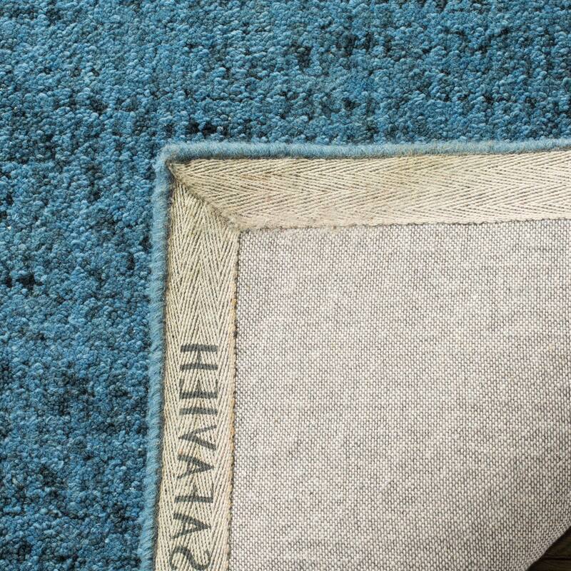 SAFAVIEH Handmade Abstract Lucy Modern Wool Rug