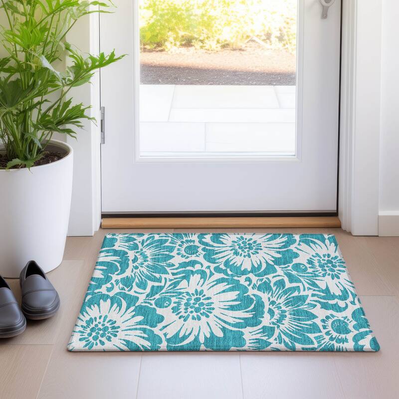 Machine Washable Indoor/ Outdoor Whimsy Floral Chantille Rug