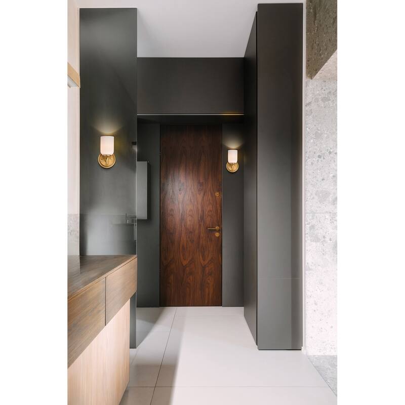 Nuvo Lighting 60/8641 Solara 9" Tall Bathroom Sconce