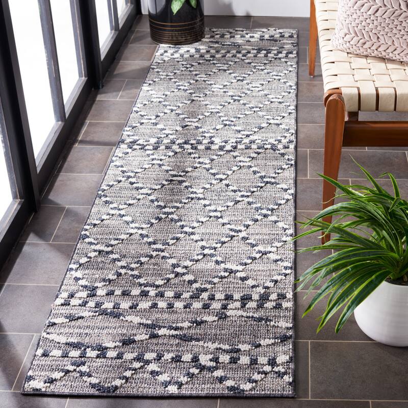 SAFAVIEH Global Berlinde Moroccan Trellis Indoor/ Outdoor Waterproof Patio