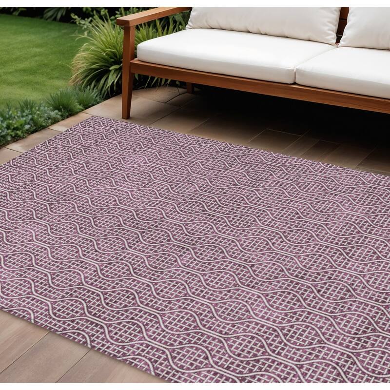 HomeRoots Geometric Transitional Rectangle Outdoor Rug - 8' X 10'