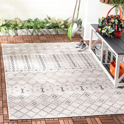 SAFAVIEH Montage Tetjana Indoor/ Outdoor Waterproof Patio Backyard Rug