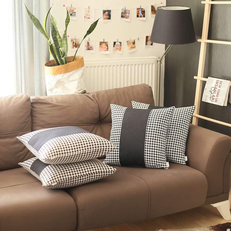 HomeRoots Set Of Four 18" X 18" White And Black Houndstooth Zippered Handmade Polyester Throw Pillow