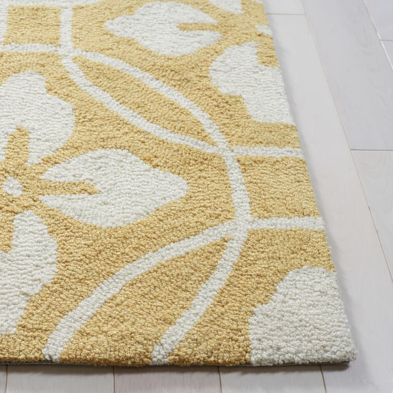 SAFAVIEH Handmade Four Seasons Dedde Floral Rug
