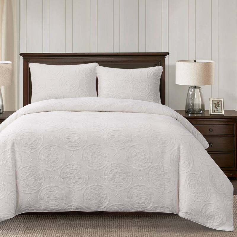 HiEnd Accents Verona Matelassé Vintage White Textured Medallion Duvet Cover Set, 3PC