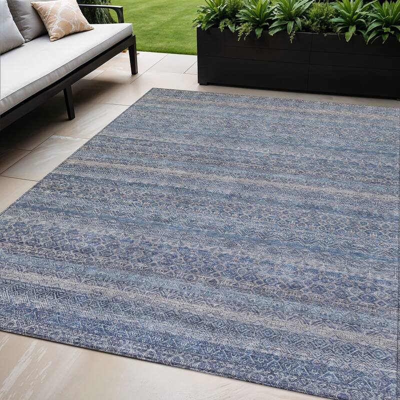 HomeRoots Striped Transitional Rectangle Outdoor Rug - 5' X 8'