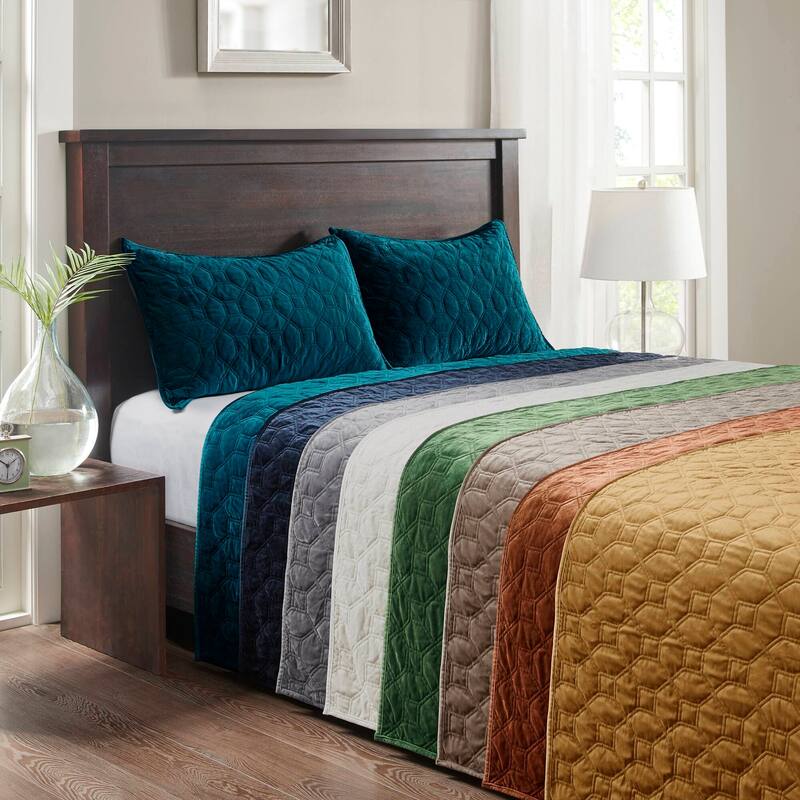 Madison Park Emery 3 Piece Velvet Quilt Set