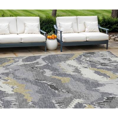 HomeRoots Abstract Transitional Rectangle Outdoor Rug