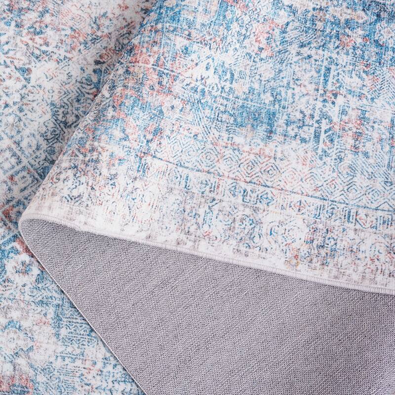 SAFAVIEH Santa Monica Linna Traditional Rug
