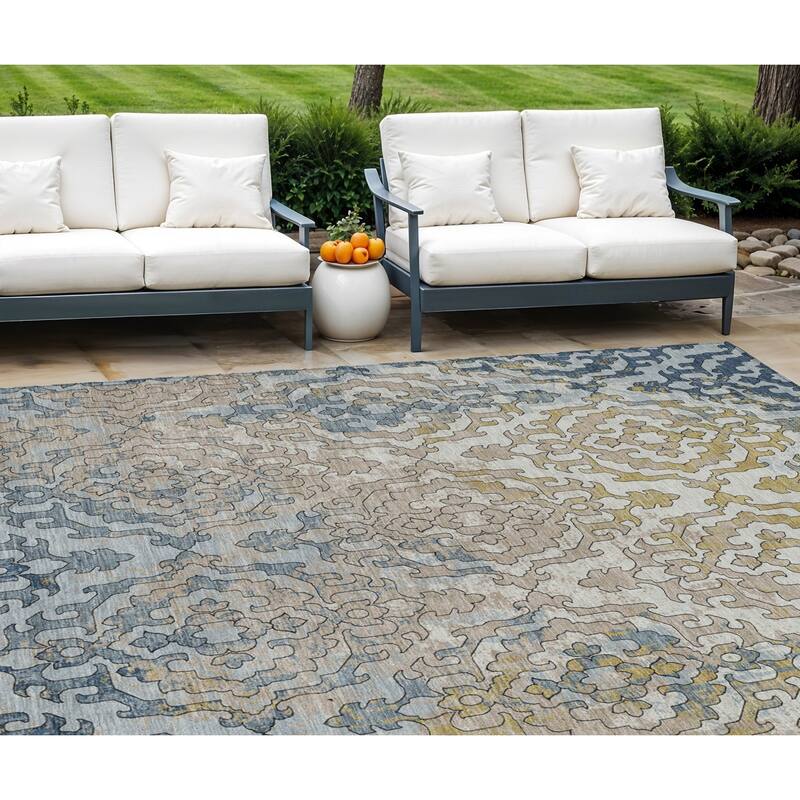 HomeRoots Medallion Transitional Rectangle Outdoor Rug - 8' X 10'