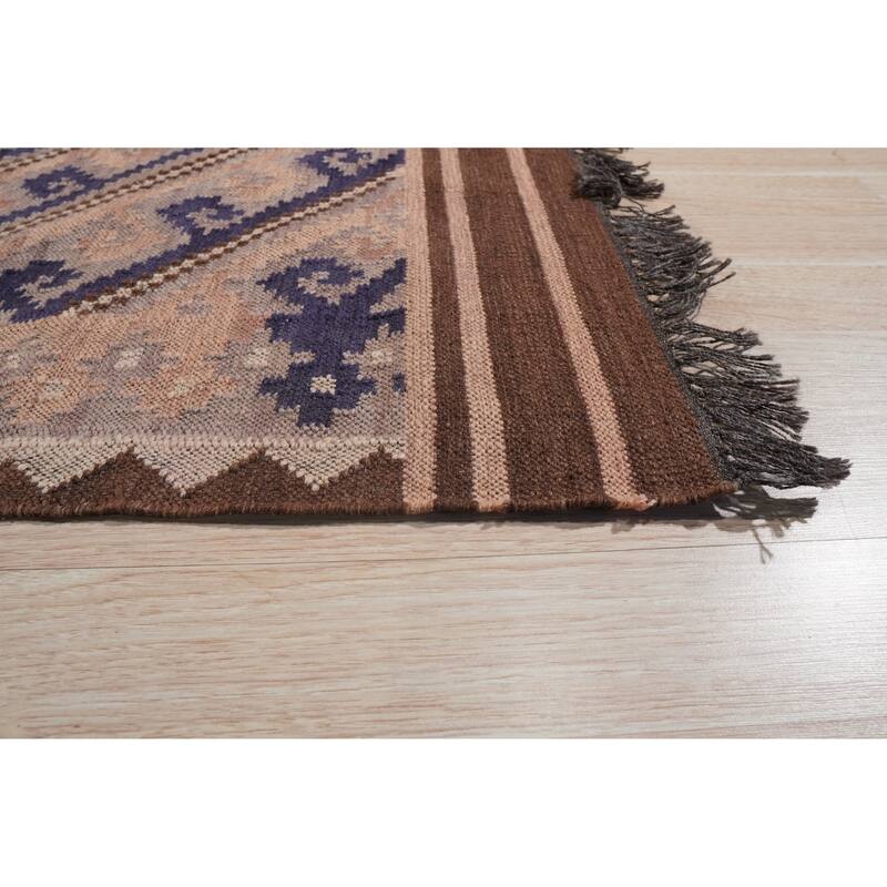 Brown Contemporary Floral Modern Knot Area Rug - 5' x 8'