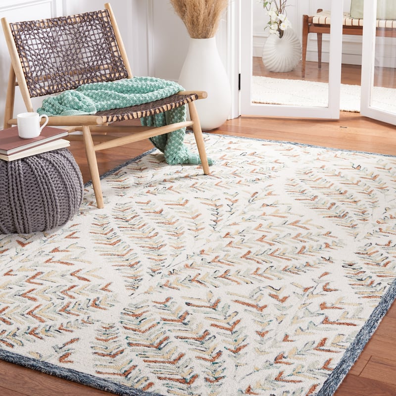 SAFAVIEH Handmade Capri Ilianka Wool Rug - 7' Square - Ivory/Green