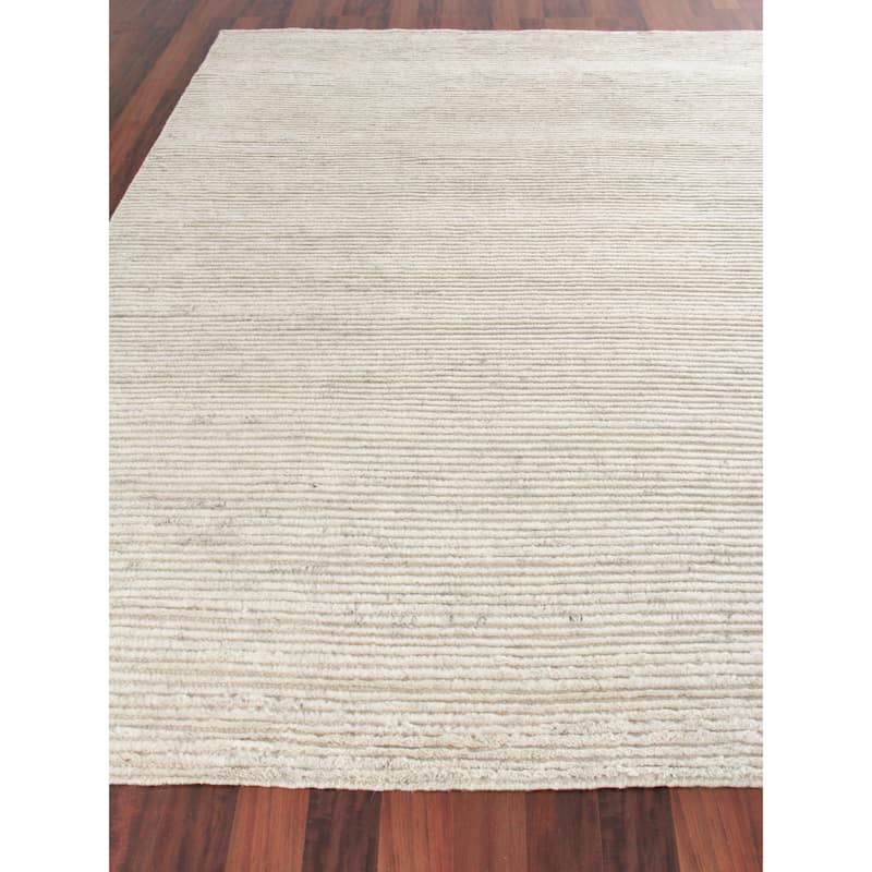 EXQUISITE RUGS Kaza Hand-knotted New Zealand Wool Light Silver/Ivory Area Rug.