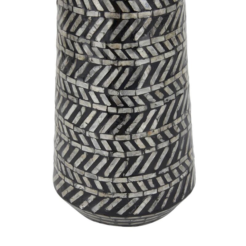 Black Shell Contemporary Vase