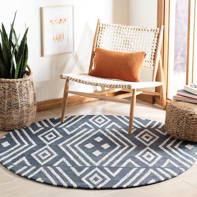 SAFAVIEH Handmade Micro-Loop Hildegund Wool Rug