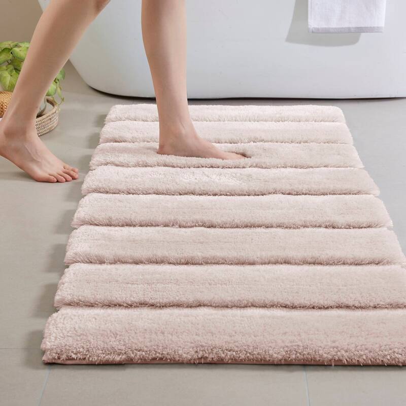 Madison Park Tufted Pearl Channel Solid Bath Rug