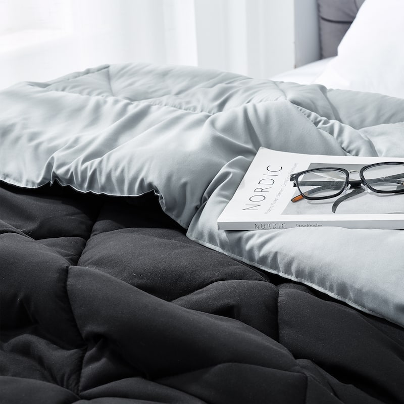 Black/Ultimate Gray Reversible Twin XL Comforter