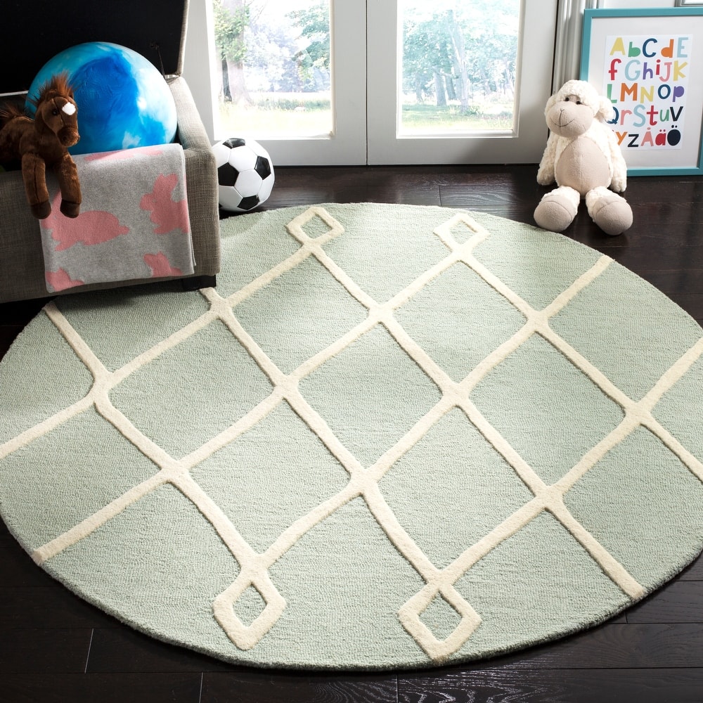 SAFAVIEH Handmade Kids Shyanne Wool Rug