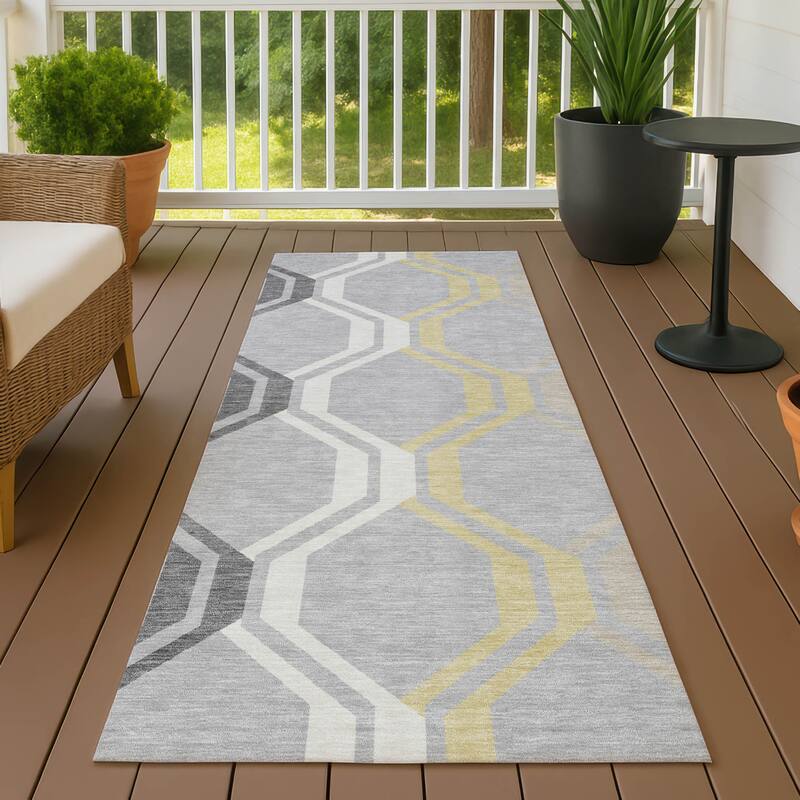 Machine Washable Indoor/ Outdoor Contemporary Dimensions Chantille Rug - Silver - 2'3" x 7'6"