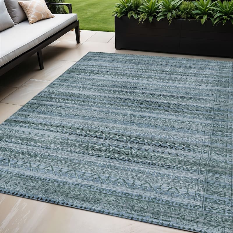 HomeRoots Striped Transitional Rectangle Outdoor Rug - 5' X 8'