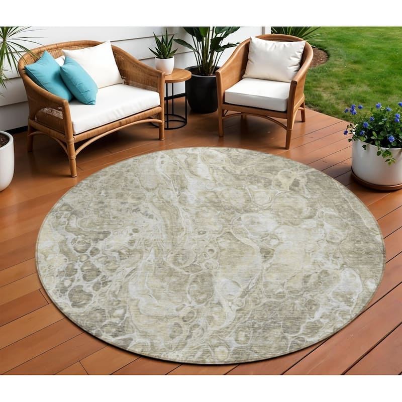HomeRoots Abstract Transitional Rectangle Outdoor Rug - 8' Round