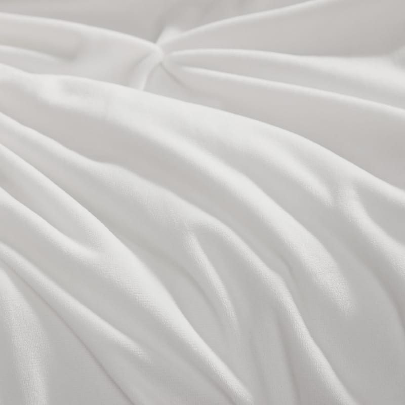 Juicy Couture Kiss Pleat Plush Comforter Sets