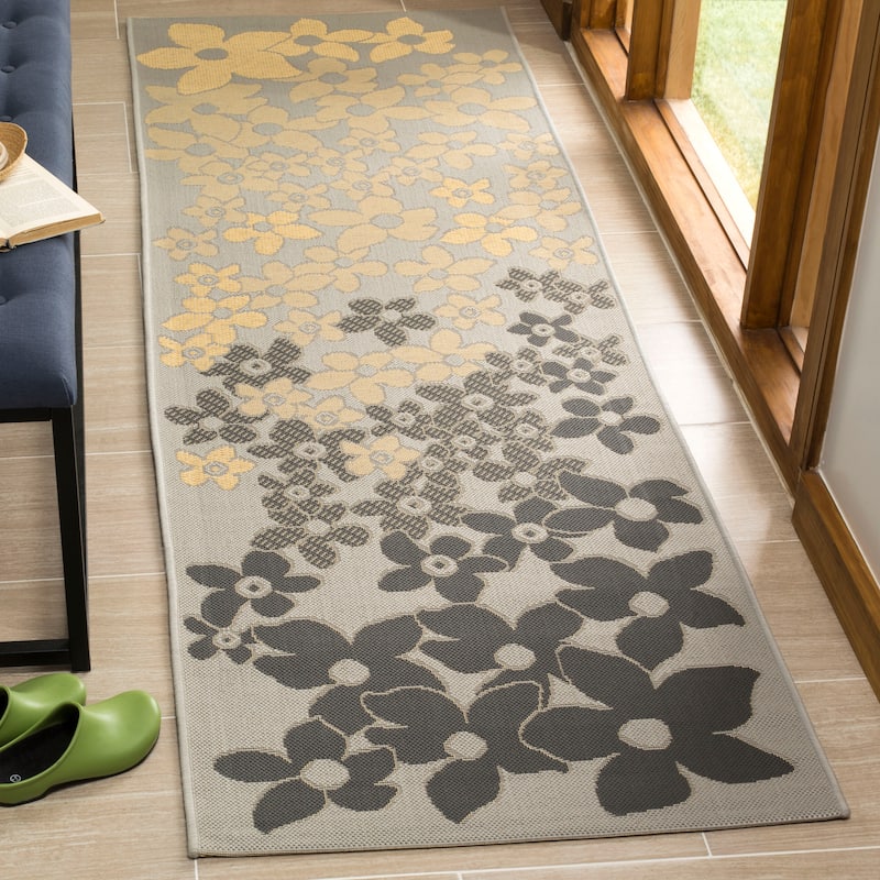 Martha Stewart by SAFAVIEH Field Flowers Indoor/ Outdoor Waterproof Rug