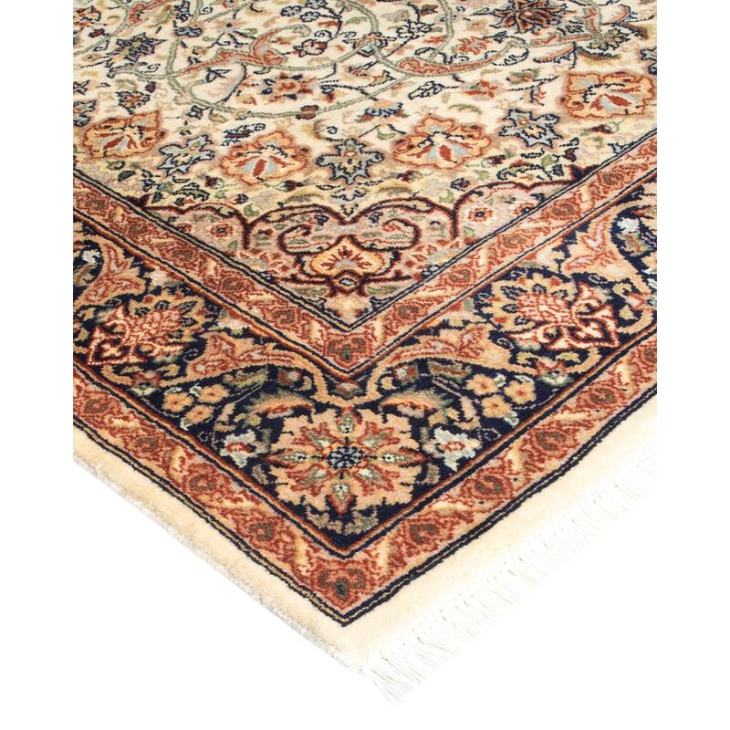 Overton Handknotted Wool Traditional Oriental Ivory Area Rug - 4' x 6'