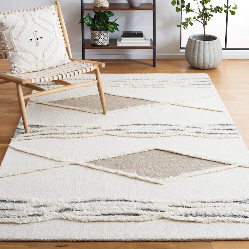 SAFAVIEH Handmade Casablanca Guenaelle Wool Rug - 6' x 9' - Ivory/Brown