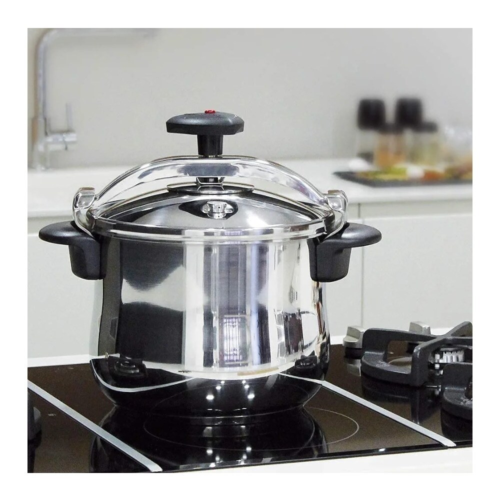 https://ak1.ostkcdn.com/images/products/is/images/direct/73ebe9b80731b5b86377db99c5244320aae08150/Magefesa-Star-Belly-6-Quart-Stainless-Steel-Pressure-Cooker.jpg