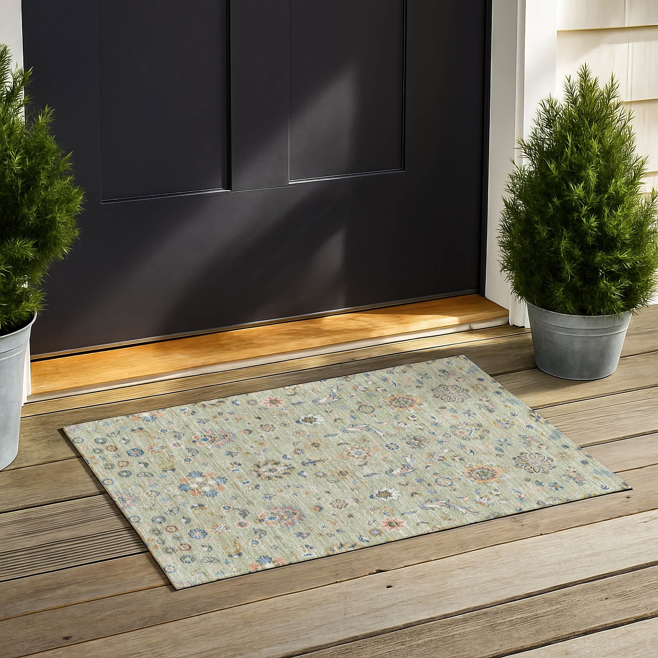 Machine Washable Indoor/ Outdoor Traditional Basalt Chantille Rug