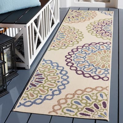 SAFAVIEH Veranda Elsi Geometric Medallion Indoor/Outdoor Area Rug - 2'3" x 8' Runner