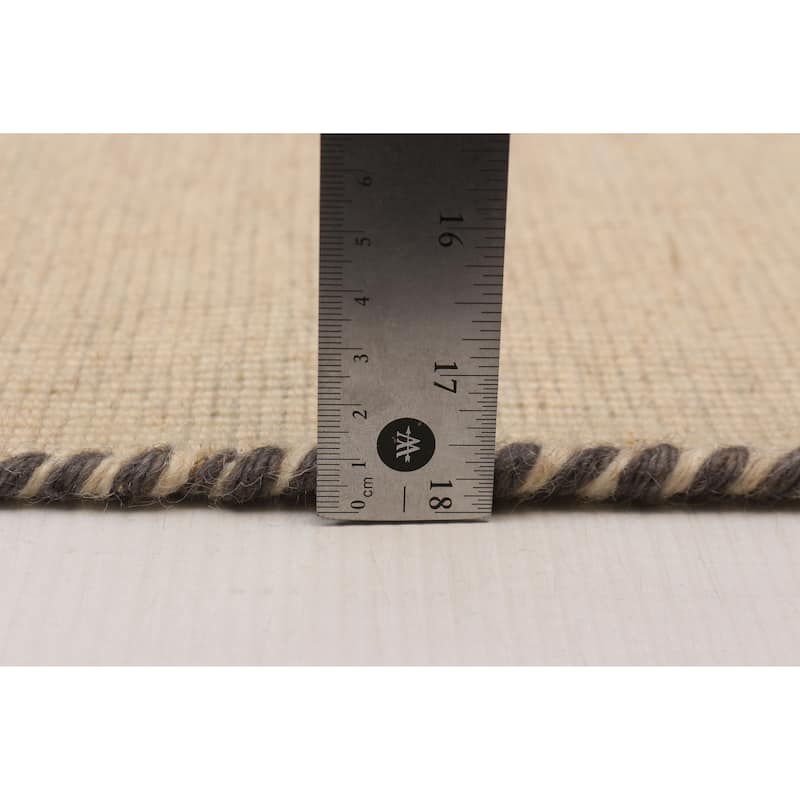 Kashkuli Gabbeh Cream Rug 7'10" x 11'1" - 7'10 x 11'1